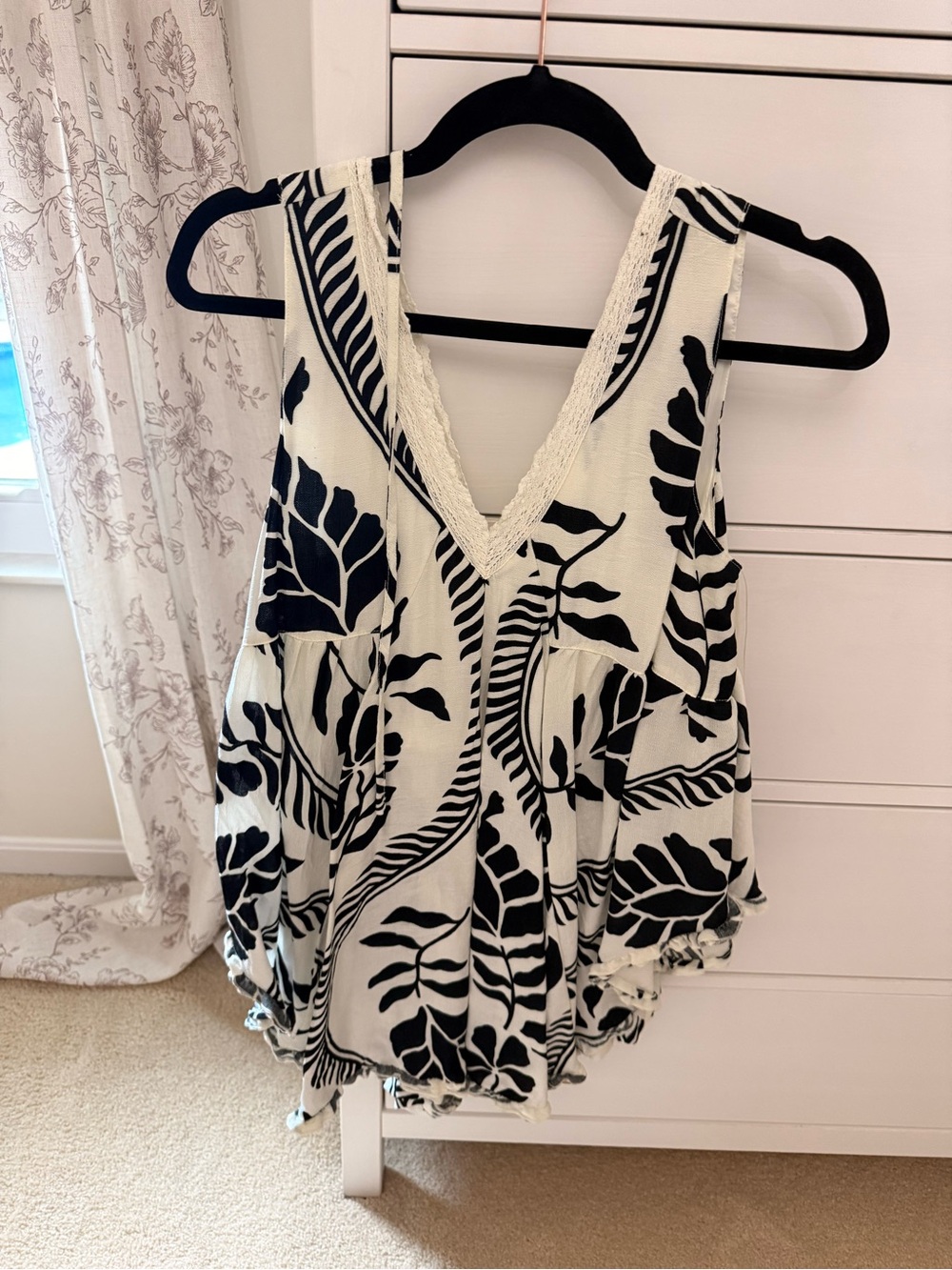 Black and White Tropical Print V-Neck romper Vici
